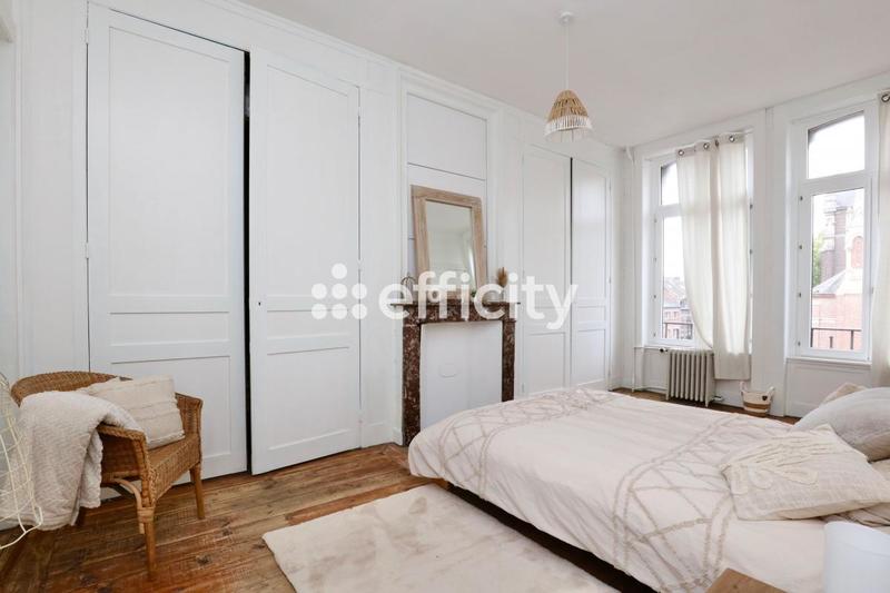 Maison - 248 m² - 10 pièces