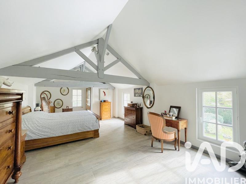 Maison - 230 m² - 9 pièces