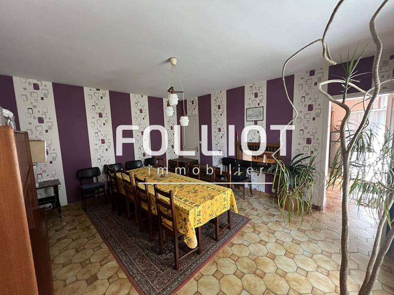 Maison - 163 m² - 8 pièces