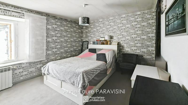 Maison - 244 m² - 9 pièces