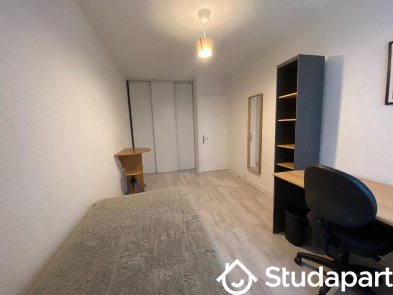 Chambre - 11 m² - 1 pièce