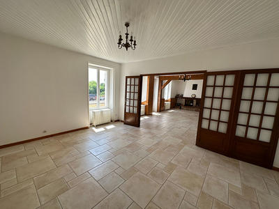Corps de ferme - 243 m² - 9 pièces