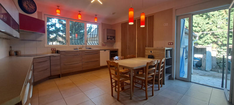 Maison - 140 m² - 5 pièces