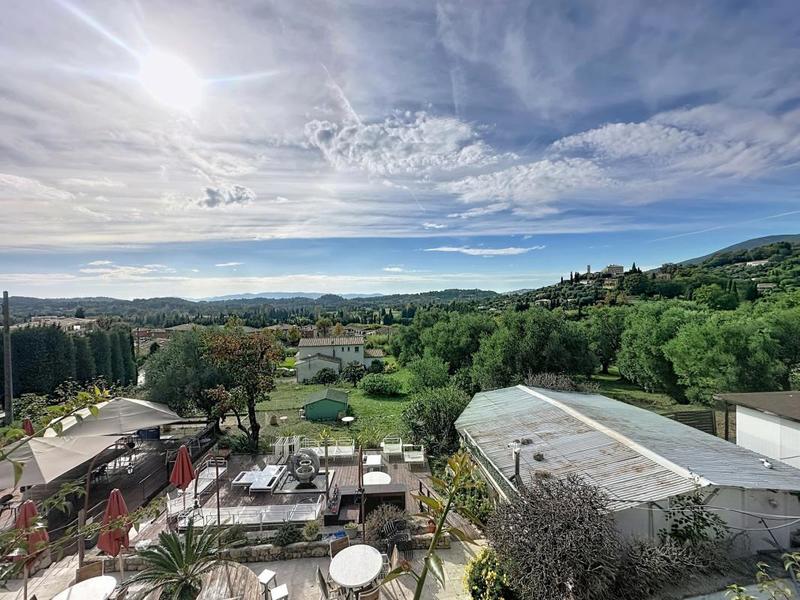 Mas - 350 m² - 6 pièces