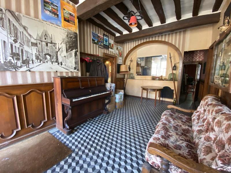 Maison - 425 m² - 16 pièces