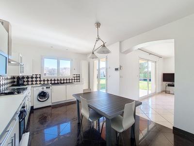 Maison - 104 m² - 5 pièces