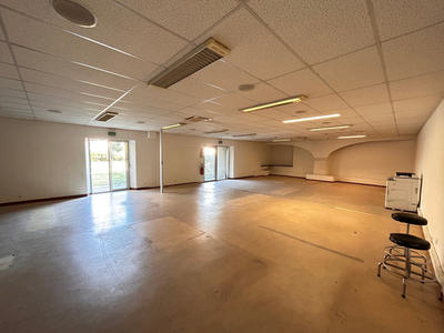 Bureau - 300 m² - 3 pièces