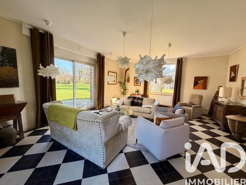 Maison - 260 m² - 11 pièces