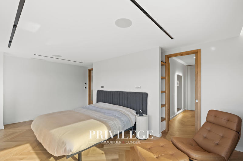 Villa - 340 m² - 8 pièces