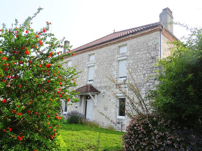 Maison - 240 m² - 8 pièces