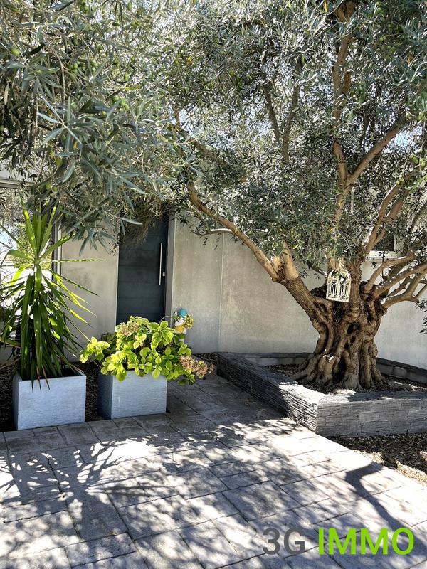 Villa - 266 m² - 9 pièces