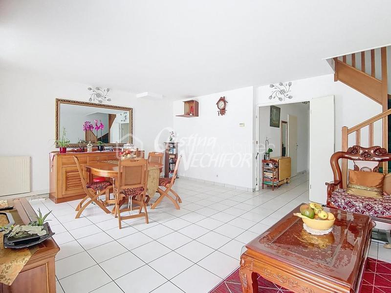 Maison - 98 m² - 5 pièces