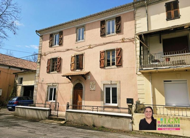 Maison - 240 m² - 7 pièces