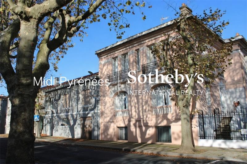 Maison de ville - 385 m² - 15 pièces