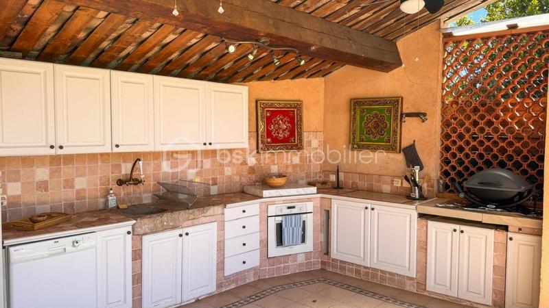 Maison - 260 m² - 12 pièces