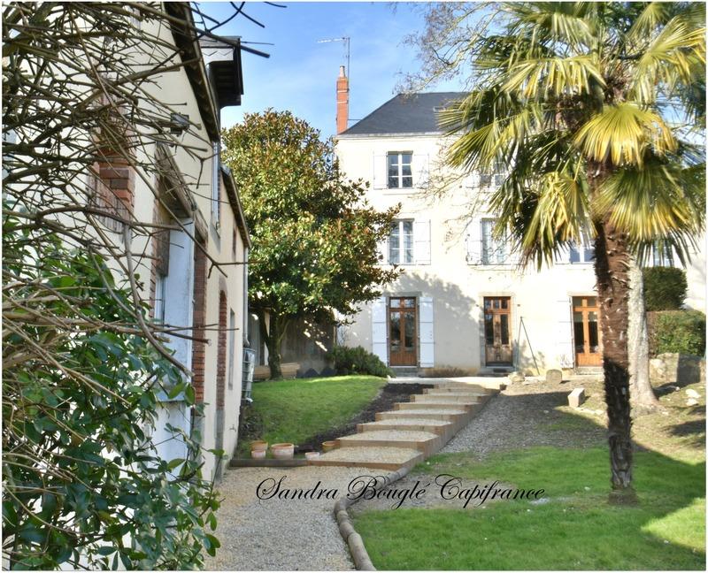 Maison de ville - 296 m² - 17 pièces