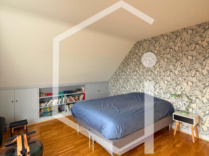 Propriété - 290 m² - 18 pièces
