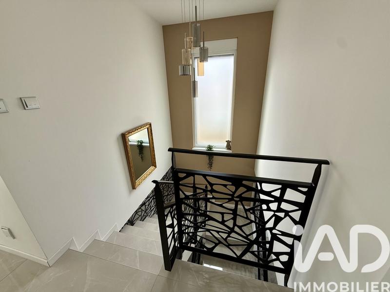 Maison - 214 m² - 7 pièces