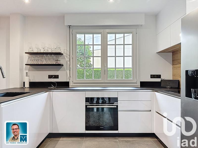 Maison - 237 m² - 9 pièces