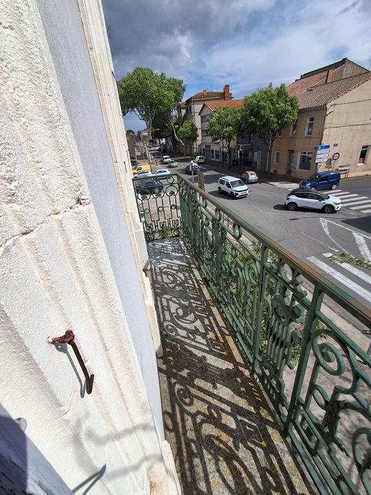 Maison - 950 m² - 42 pièces