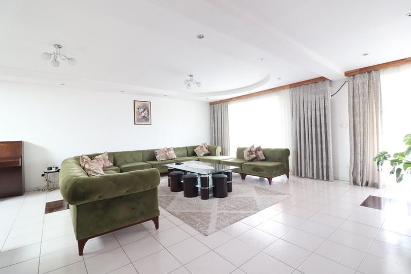 Atelier d'activités - 890 m² - 6 pièces