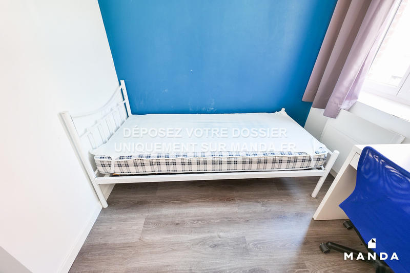 Chambre - 9 m² - 6 pièces