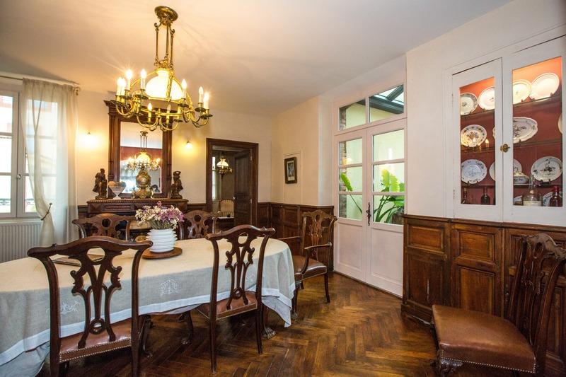 Propriété - 648 m² - 29 pièces