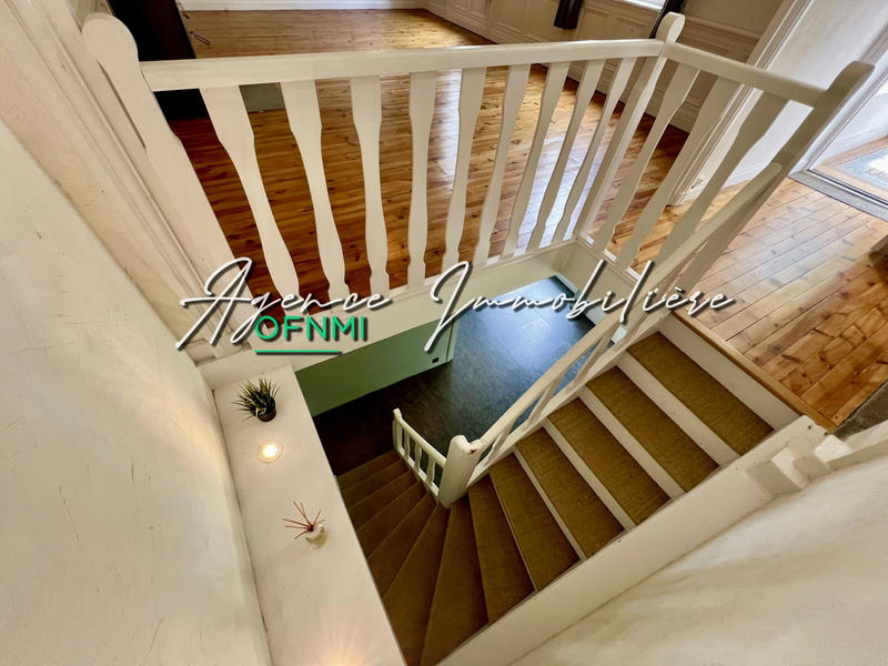 Propriété - 224 m² - 7 pièces