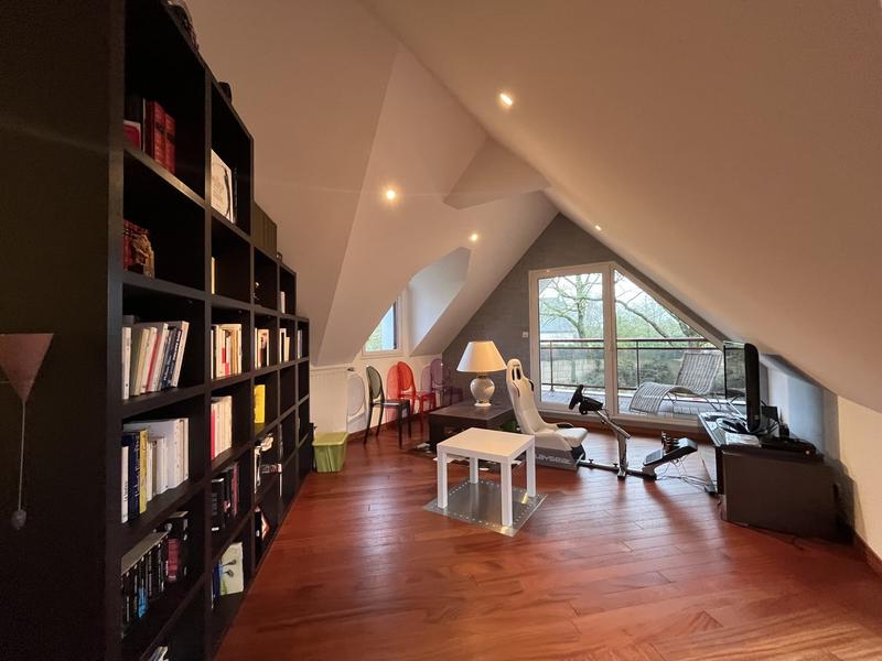 Maison - 200 m² - 9 pièces