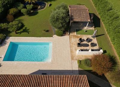 Maison - 240 m² - 7 pièces