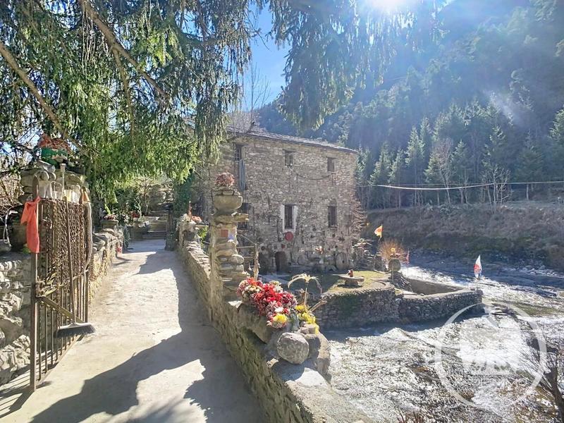 Moulin - 185 m² - 8 pièces