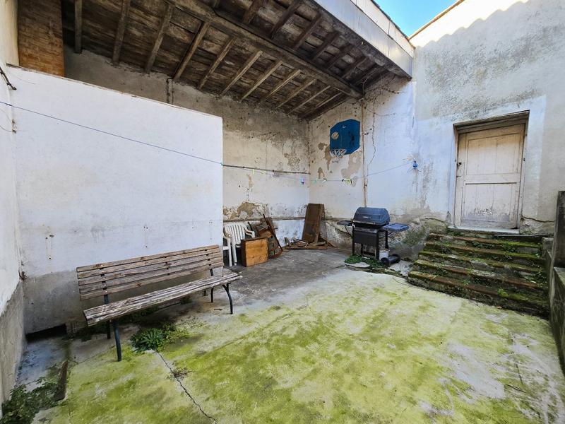 Maison - 164 m² - 9 pièces