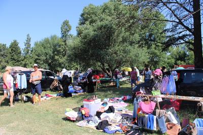 Brocante vide-grenier Roquebrune sur Argens