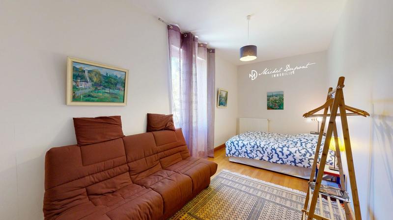 Maison - 230 m² - 9 pièces