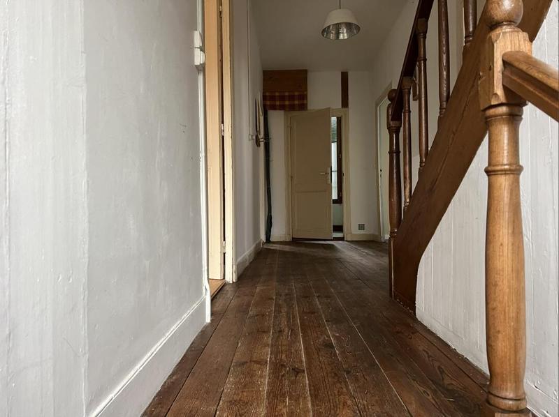 Maison - 262 m² - 9 pièces