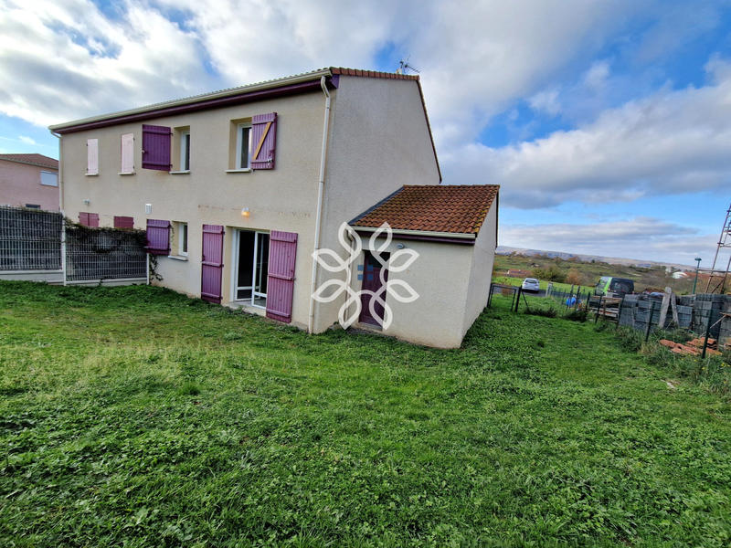 Maison de village - 100 m² - 4 pièces