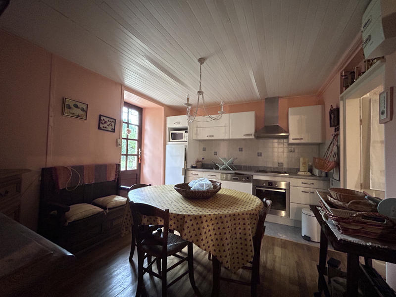 Maison - 143 m² - 7 pièces