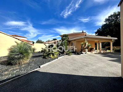 Maison - 280 m² - 10 pièces