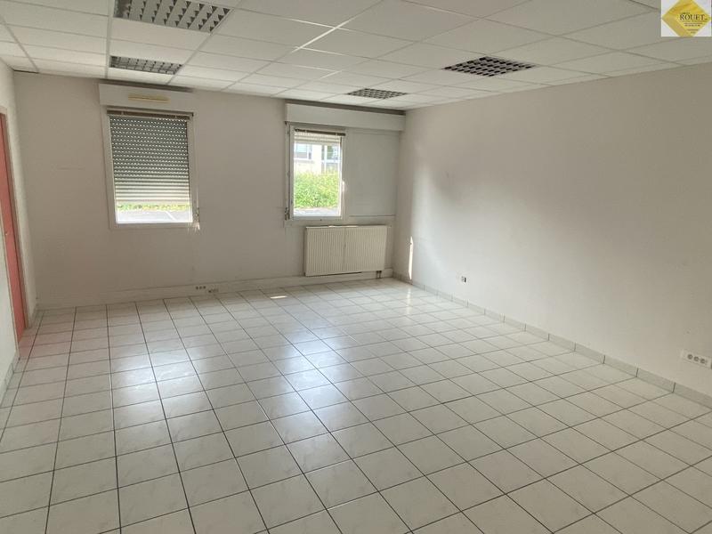 Local d'activités - 1 623 m² - 23 pièces