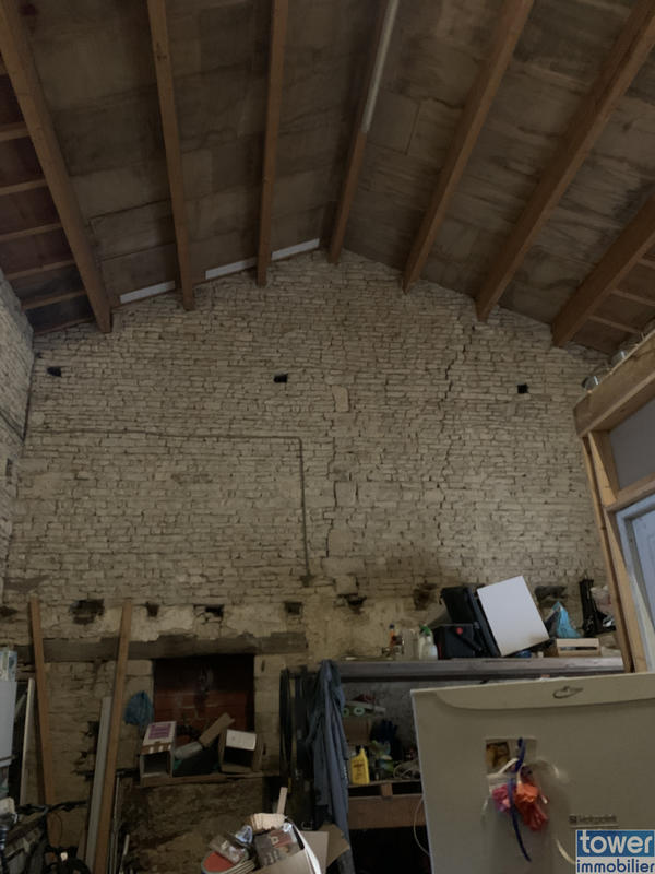 Maison - 200 m² - 1 pièce