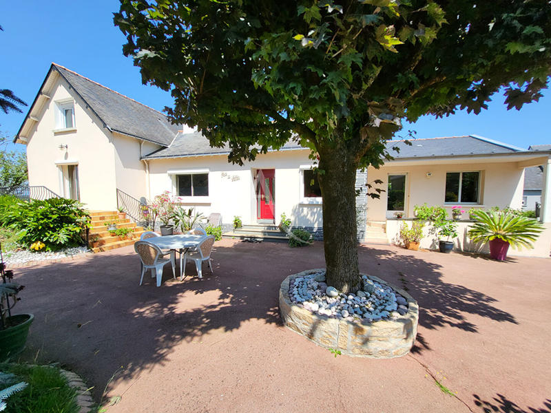 Maison - 190 m² - 8 pièces