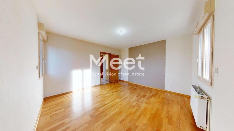 Maison - 220 m² - 6 pièces