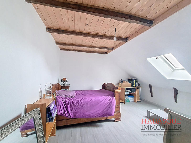 Maison - 152 m² - 9 pièces