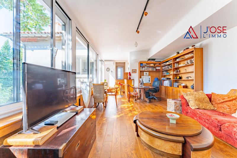 Maison - 328 m² - 11 pièces