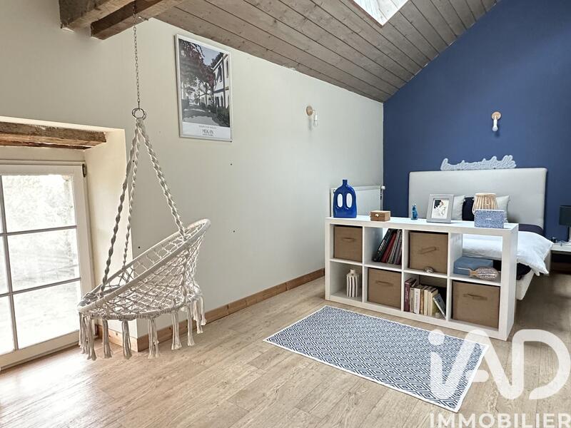 Maison - 256 m² - 10 pièces