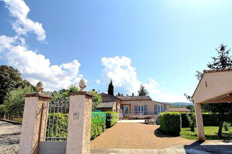 Propriété - 457 m² - 16 pièces