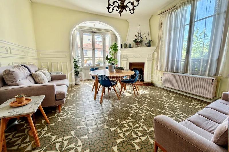 Maison - 170 m² - 7 pièces