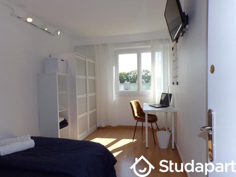 Chambre - 11 m² - 1 pièce