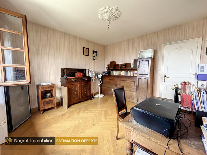 Maison - 245 m² - 7 pièces