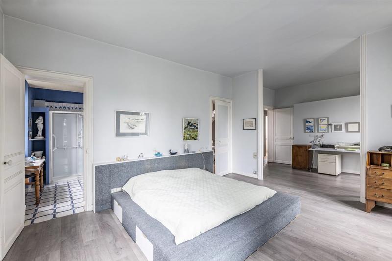 Maison - 273 m² - 9 pièces